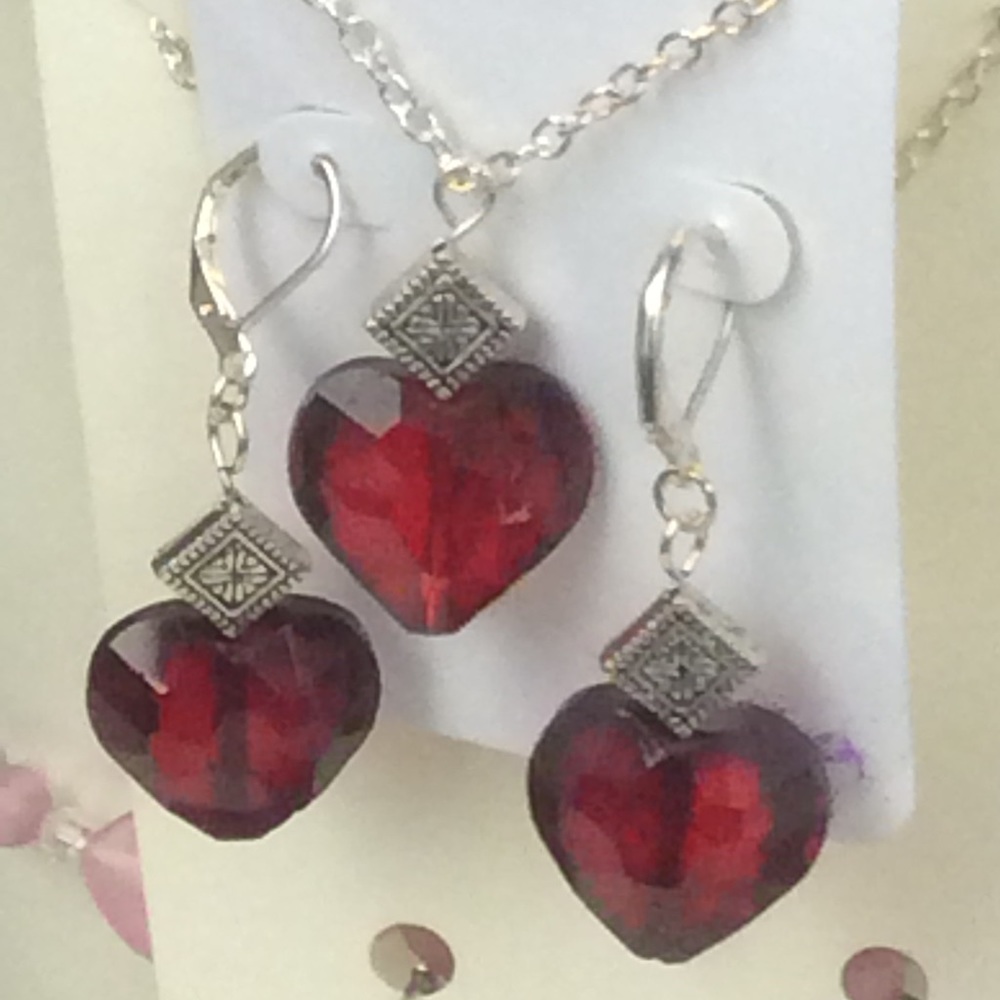 HP - Red faceted glass heart necklace & earrings - Picture 2 of 3